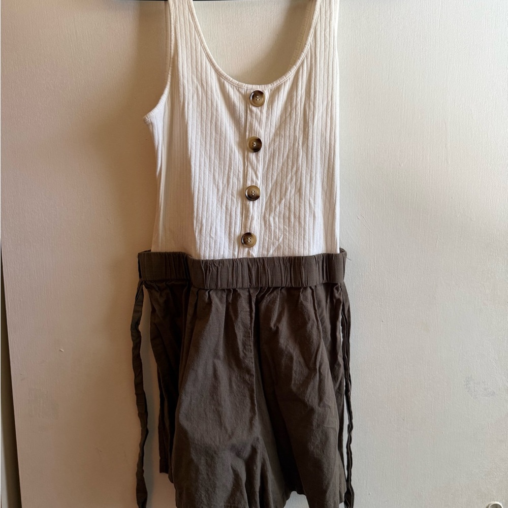 Sleeveless White and Brown Buttoned Romper